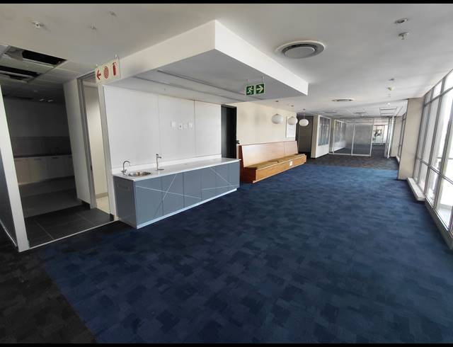 2,700M² OFFICE TO LET IN WATERFALL